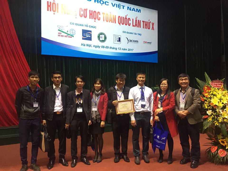 Sinh viên ngành Công trình Trường Đại học Công nghệ GTVT tham gia báo cáo khoa học tại Hội nghị Cơ học toàn quốc lần thứ X và Đại hội Đại biểu toàn quốc Hội cơ hộc Việt Nam lần thứ VIII