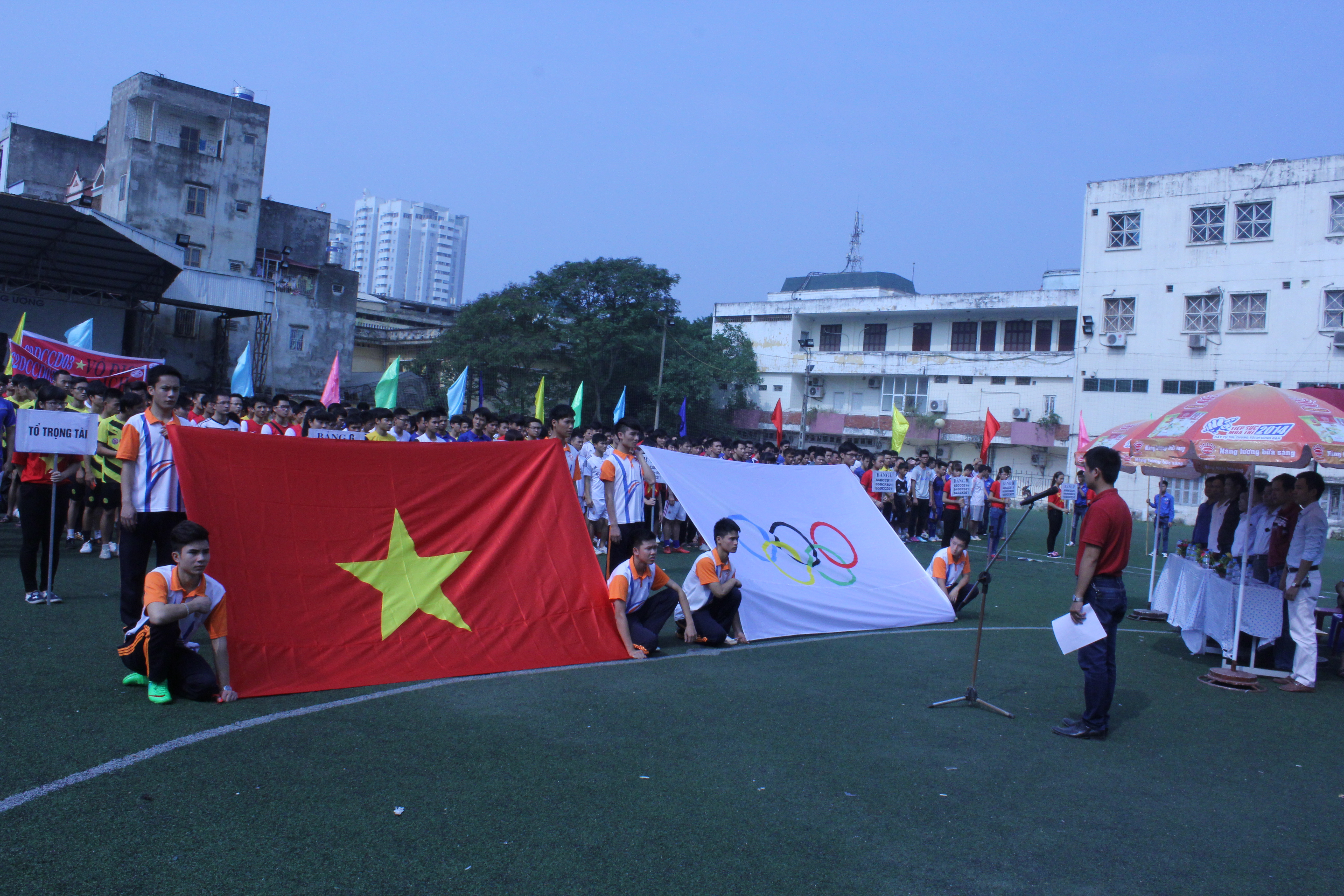 Kế hoạch Tổ chức giải bóng đá nam Sinh viên khoa Công trình tại Hà Nội năm học 2016-2017
