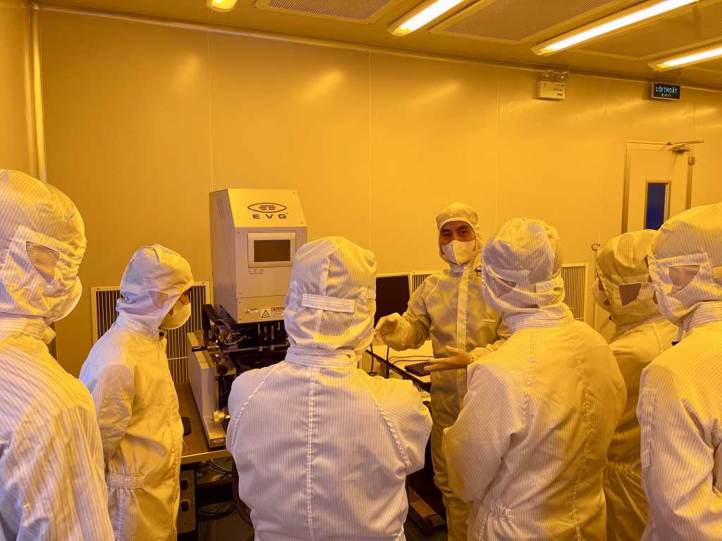 Chương trình hợp tác đào tạo Thực hành công nghệ thiết kế chế tạo các linh kiện bán dẫn giữa UTT và NACENTECH