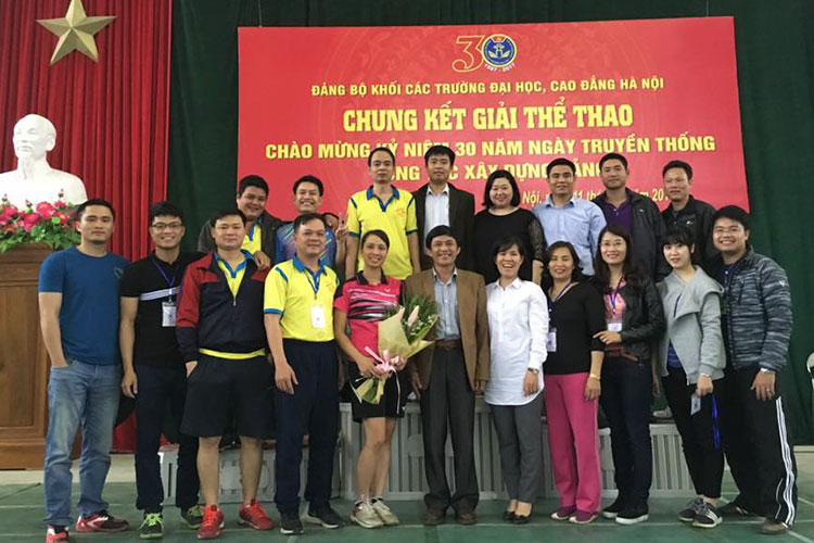 Những tấm gương tiêu biểu trong các hoạt động VH-VN-TDTT chào mừng kỷ niệm 30 năm công tác xây dựng Đảng khối các trường ĐH-CĐ Hà Nội