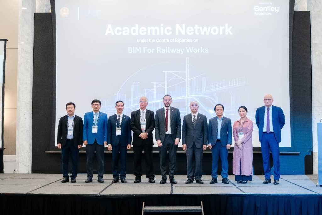 UTT Strengthens Digital Technology Connections for the Future of Railway Infrastructure in Vietnam