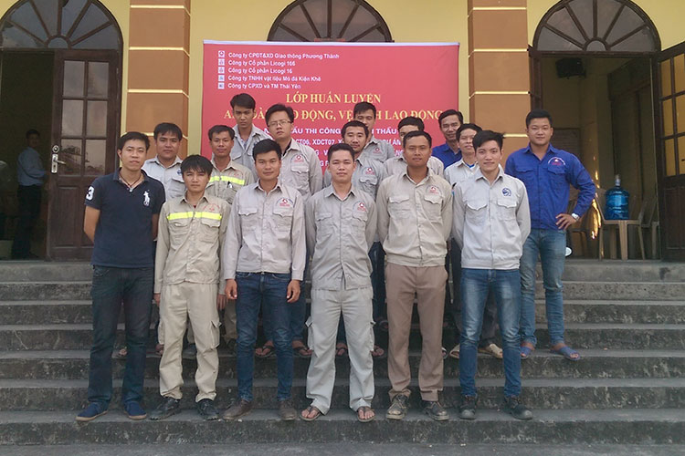 Lớp Huấn luyện an toàn lao động, vệ sinh lao động cho Dự án Đường Cao tốc Hạ Long - Vân Đồn