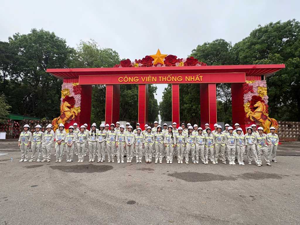 Sinh viên UTT tham gia Diễu hành Kỷ niệm 140 năm ngày Quốc tế Lao động