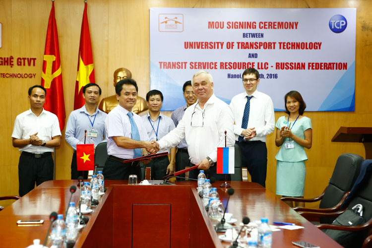 MOU Singing between Transit Service Resource (TSR) - Russia and University of Transport Technology.