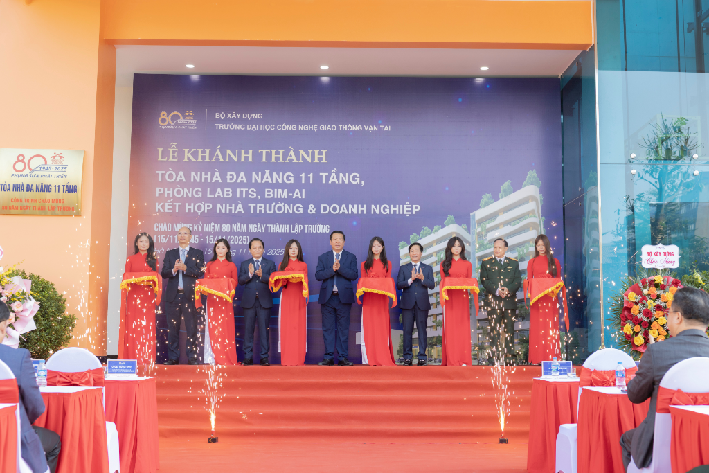 Trường Đại học Công nghệ GTVT khánh thành Tòa nhà đa năng 11 tầng và Phòng thí nghiệm ITS, BIM - AI