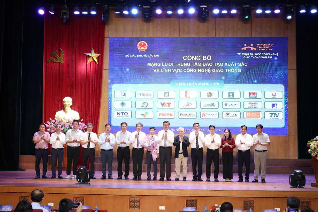 UTT là đơn vị chủ trì mạng lưới trung tâm đào tạo xuất sắc và tài năng về lĩnh vực Công nghệ giao thông và Hạ tầng tiên tiến, thông minh