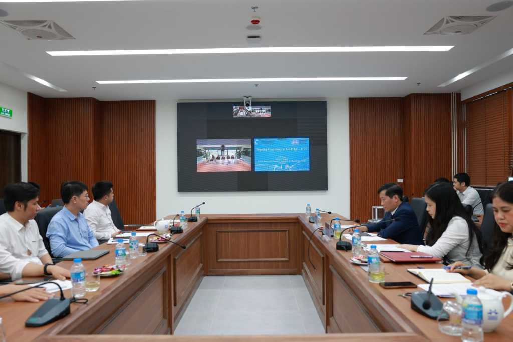 UTT Signs Memorandum of Understanding with the Global Sustainable Transport Innovation and Knowledge Center (GSTIKC) of China