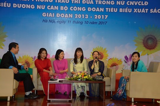 Tuyên dương Nữ cán bộ Công đoàn tiêu biểu xuất sắc giai đoạn 2013 - 2017