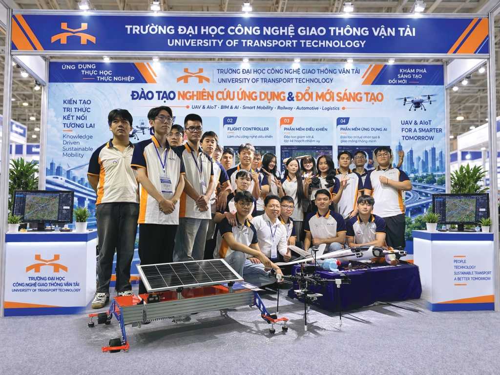 UTT đưa sản phẩm UAV và ứng dụng AI của sinh viên đến triển lãm quốc tế