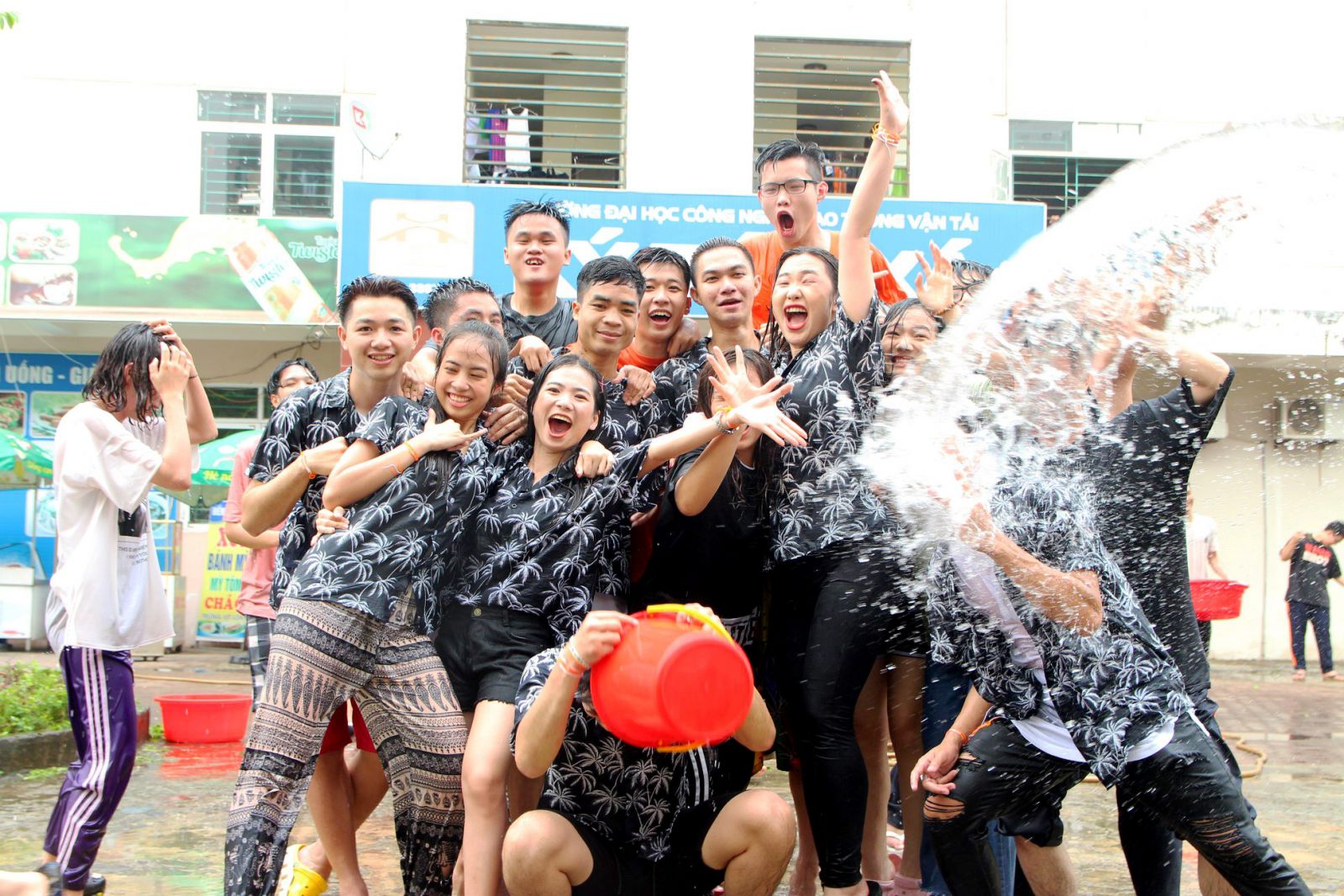 Gặp mặt Lưu học sinh Lào nhân dịp Tết cổ truyền BunPiMay Lào