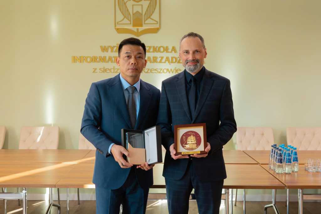 Trường Đại học Công nghệ GTVT tăng cường hợp tác quốc tế với Trường Đại học Công nghệ Thông tin và Quản lý Rzeszów (UITM), Ba Lan