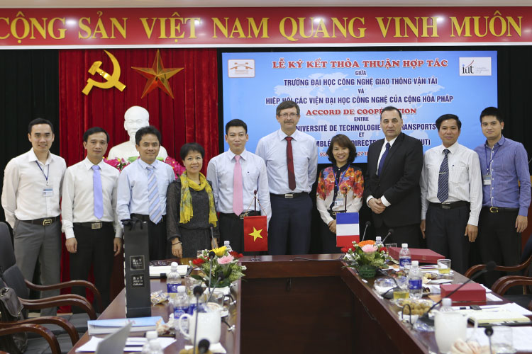 Kế hoạch Triển khai hoạt động Khoa học công nghệ, Hợp tác quốc tế và công tác đối ngoại năm học 2018 - 2019