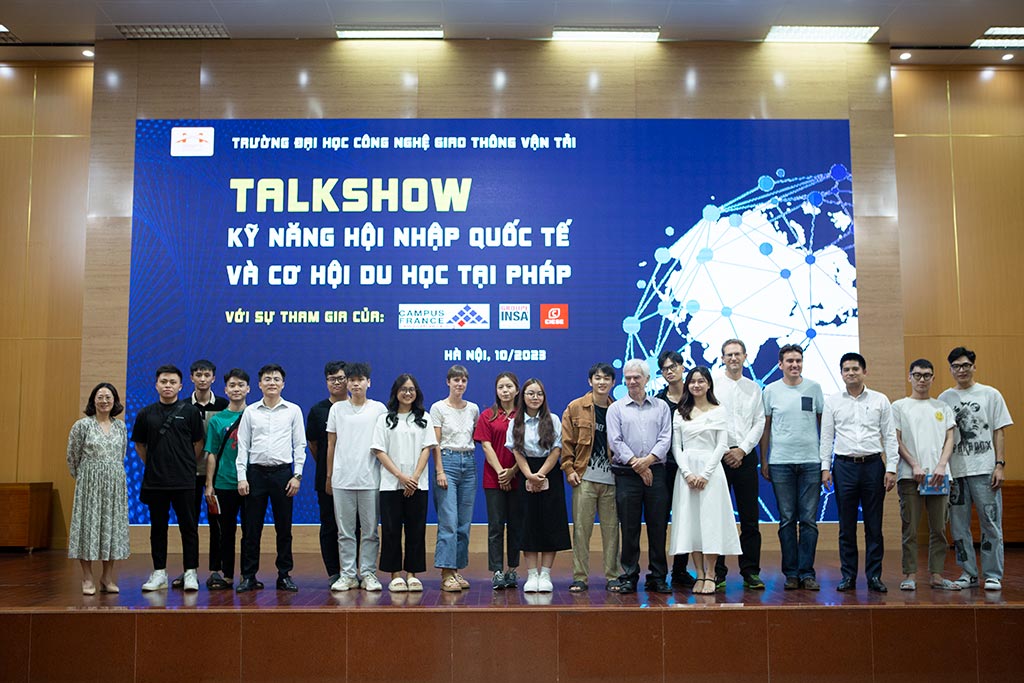 Sinh viên UTT được trang bị kỹ năng hội nhập quốc tế và cơ hội du học tại Pháp