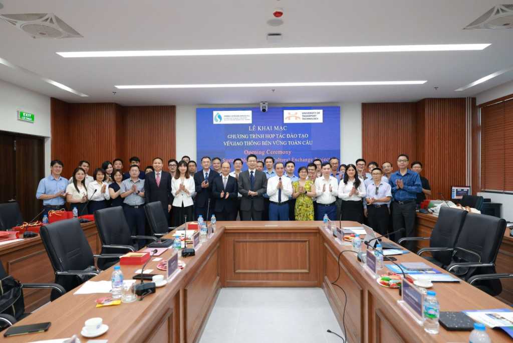 UTT and GSTIKC Successfully Co-organize the China–Vietnam Sustainable Transport Training Program