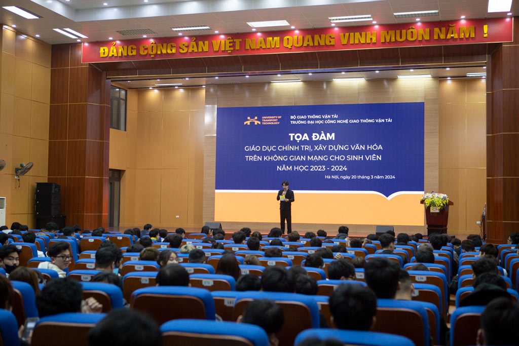 Tọa đàm giáo dục chính trị, xây dựng văn hóa trên không gian mạng cho sinh viên năm học 2023-2024
