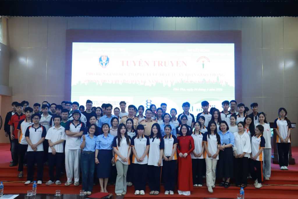 University of Transport Technology Organizes Traffic Safety Law Awareness Program at Phu Tho Campus